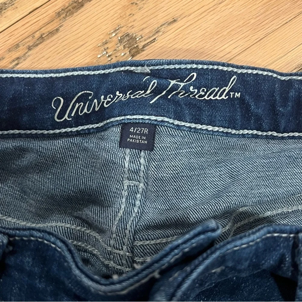 TARGET Universal Thread High Rise Midi Denim Shorts - 4/27 - Picture 3 of 4